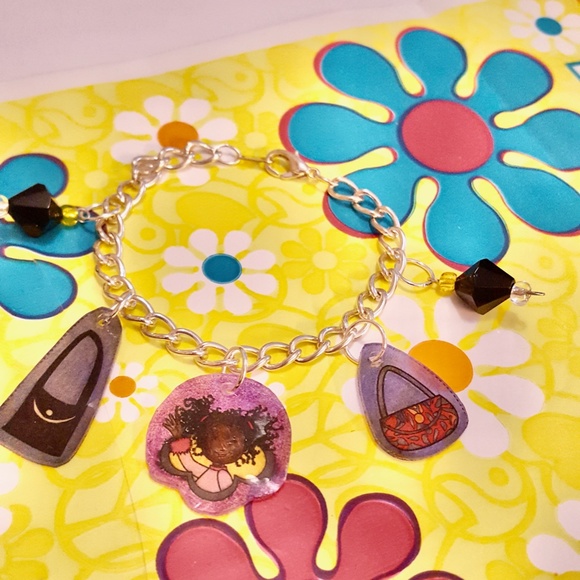 Groovy Girls Shrinkalicious Doll and Purse Charm Beaded Chain Bracelet - Picture 4 of 7